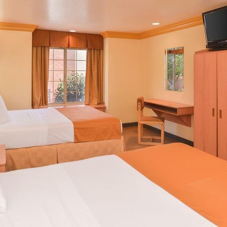 H3 Inn & Suites - Lax Airport - Los Angeles Ίνγκλγουντ Εξωτερικό φωτογραφία