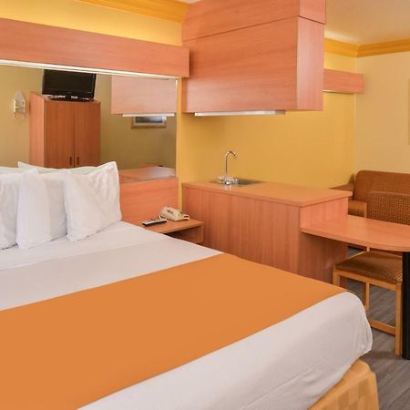 H3 Inn & Suites - Lax Airport - Los Angeles Ίνγκλγουντ Εξωτερικό φωτογραφία