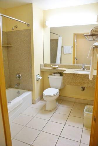 H3 Inn & Suites - Lax Airport - Los Angeles Ίνγκλγουντ Δωμάτιο φωτογραφία
