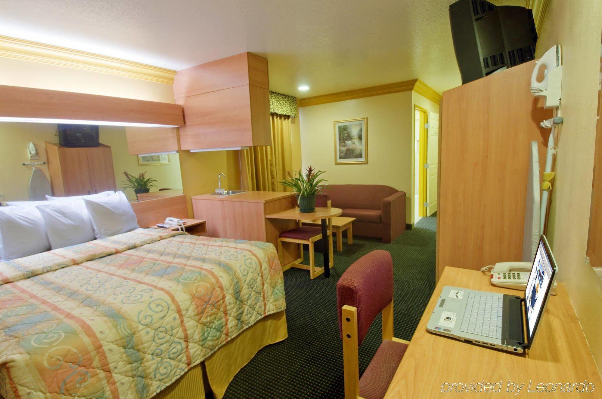 H3 Inn & Suites - Lax Airport - Los Angeles Ίνγκλγουντ Εξωτερικό φωτογραφία