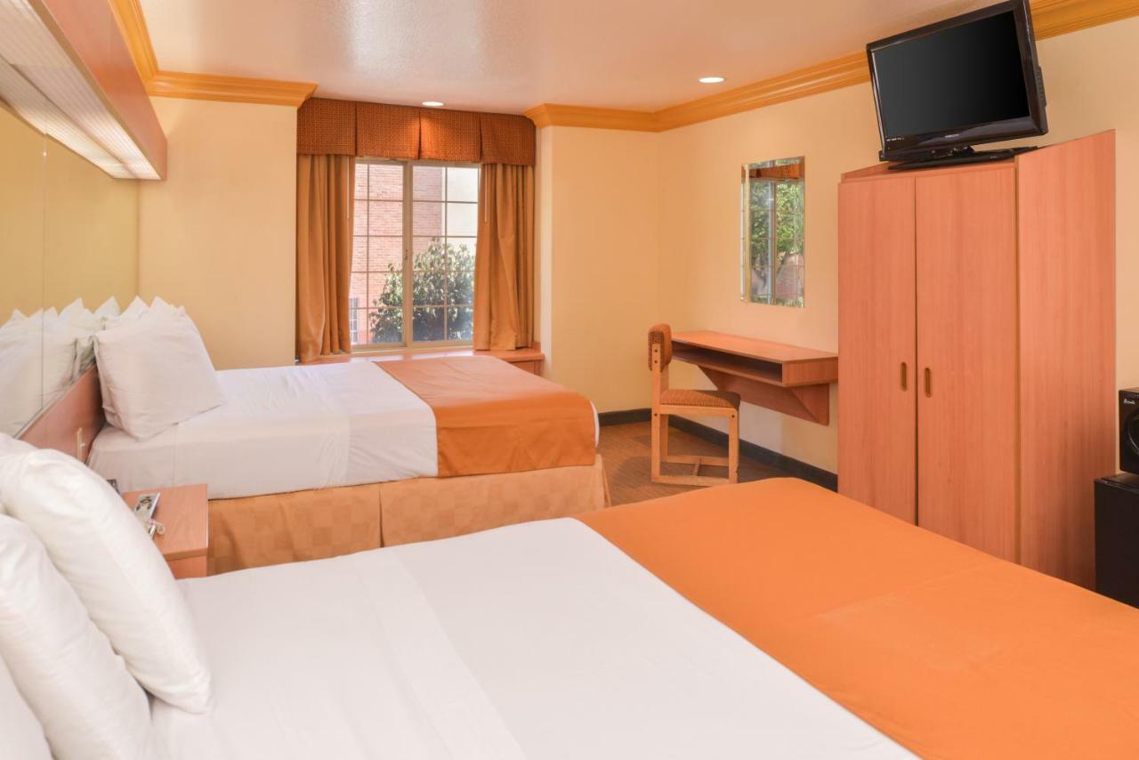 H3 Inn & Suites - Lax Airport - Los Angeles Ίνγκλγουντ Εξωτερικό φωτογραφία